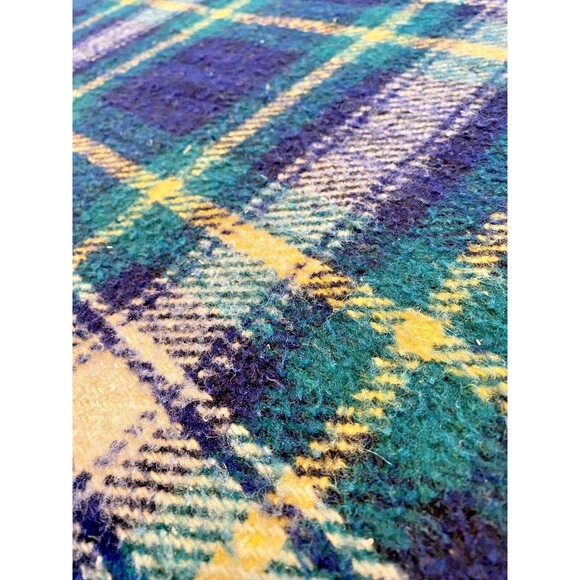 Clean, Vintage, B. Altman NYC Rolled Fringe Throw Blanket Made in Italy 57x66 - Picture 4 of 7